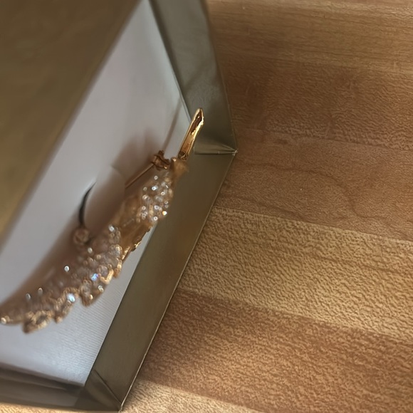 Leaf Pin - Picture 4 of 5